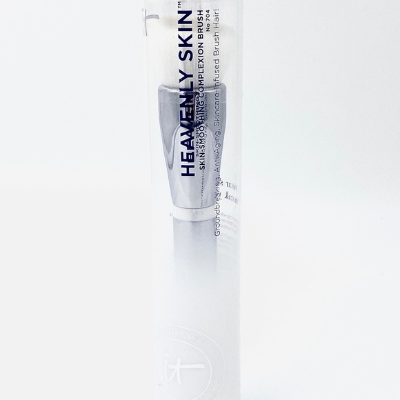 it Cosmetics Heavenly Skin Complexion Brush Sealed - Picture 2 of 2